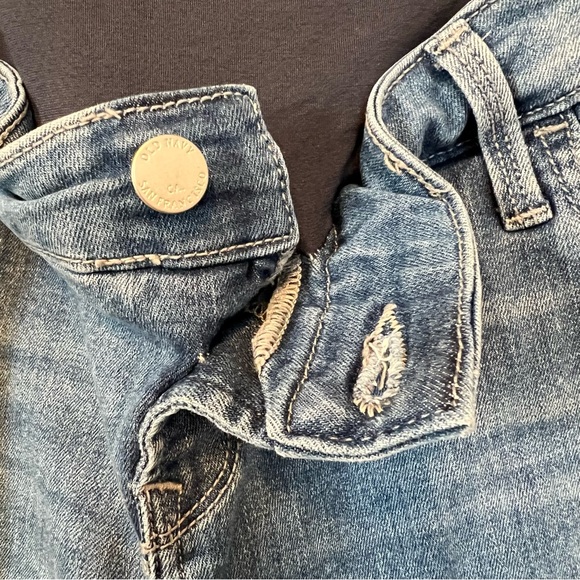 Old Navy Maternity Rockstar Super Skinny Full Panel Jean pants. Size 12 Short - Picture 7 of 10